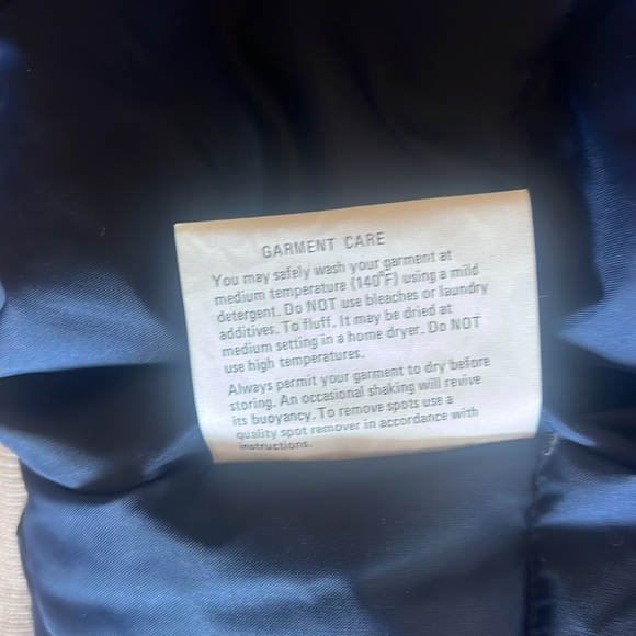 Men’s Large puffer vest - Picture 11 of 12